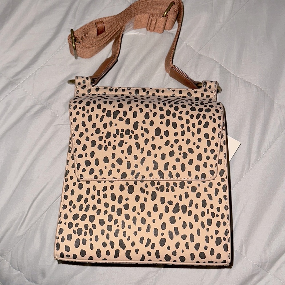 Universal Thread leopard Crossbody bag